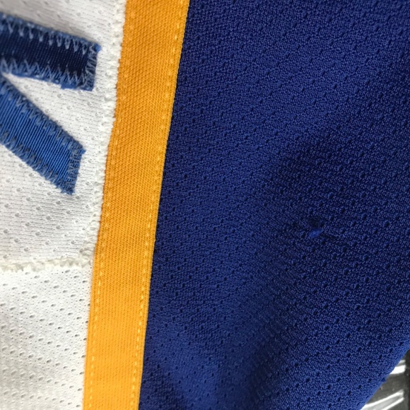 Dominik Hasek Buffalo Sabres NHL Retro Logo CCM Jersey, size M - Picture 3 of 3